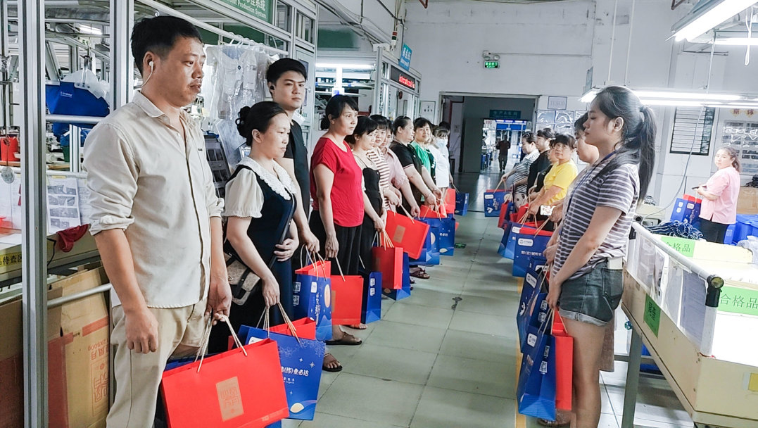 明月照千里，福利暖人心。東莞京福、京緯、京翼服裝有限公司發(fā)中秋節(jié)福利啦!(圖27)